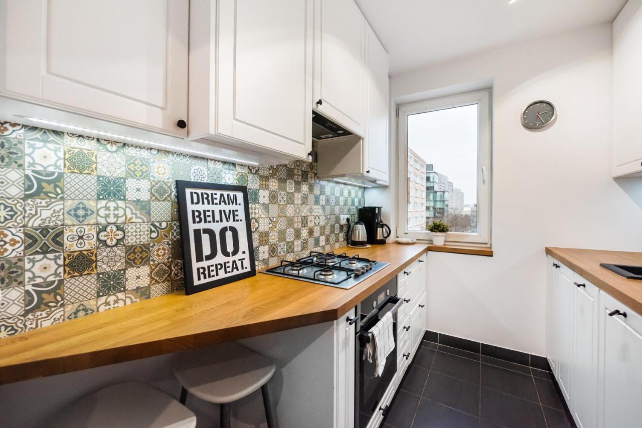 Metro Swietokrzyska Boho Aesthetic Apartment Warsaw Ngoại thất bức ảnh
